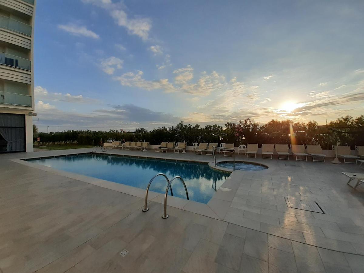 Hotel Adria Milano Marittima Dış mekan fotoğraf