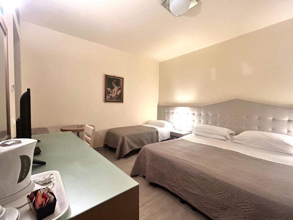 Hotel Adria Milano Marittima Dış mekan fotoğraf