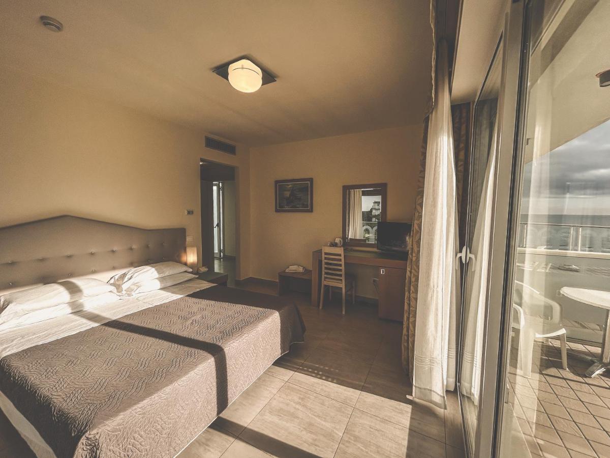 Hotel Adria Milano Marittima Dış mekan fotoğraf