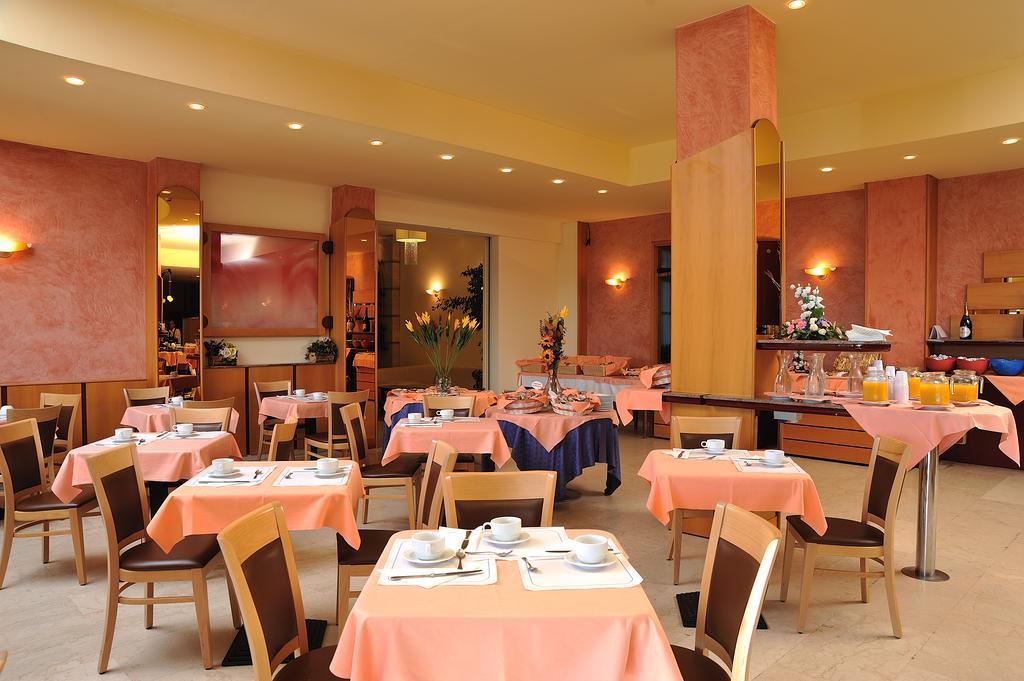 Hotel Adria Milano Marittima Dış mekan fotoğraf
