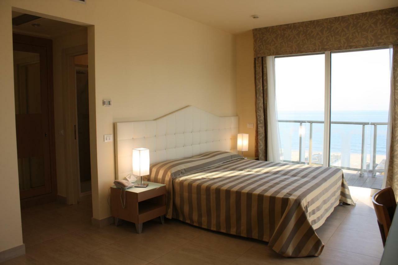 Hotel Adria Milano Marittima Dış mekan fotoğraf